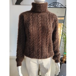 Moherowy golf z warkoczowym splotem - czekoladowy