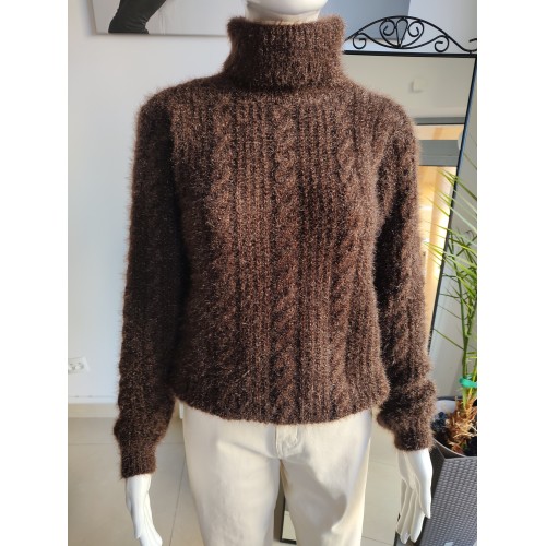 Moherowy golf z warkoczowym splotem - czekoladowy Moherowy golf z warkoczowym splotem - czekoladowy