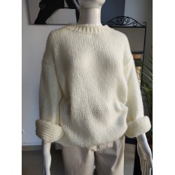 Pullover mit hochgekrempelten Ärmeln – Creme Pullover mit hochgekrempelten Ärmeln – Creme