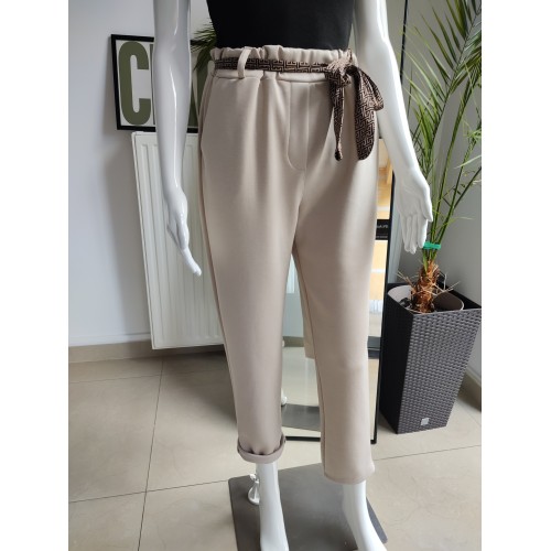 Masełkowe spodnie z paskiem - beżowy