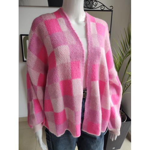 Krótki, lekki kardigan oversize w kratkę - różowy