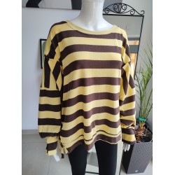 Bluza a'la ponczo w czekoladowe paski - bananowy Bluza a'la ponczo w czekoladowe paski - bananowy