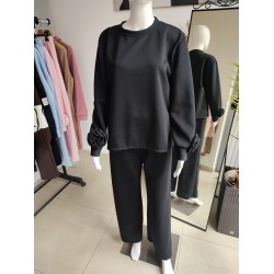 Butter-print tracksuit with a flower on the sleeve - black