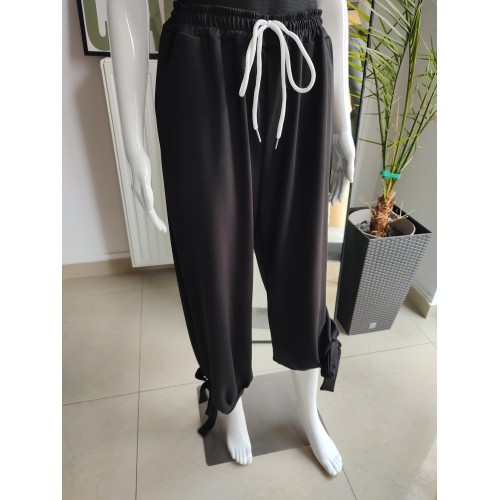 Butter-like sweatpants with ties - black