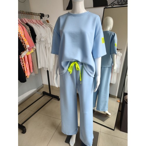 Butter-like tracksuit set with short sleeves, neon - baby blue Butter-like tracksuit set with short sleeves, neon - baby blue