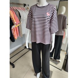 Kurzärmeliger Trainingsanzug mit Butterprint und Streifen – schwarz/puderfarben Kurzärmeliger Trainingsanzug mit Butterprint und Streifen – schwarz/puderfarben