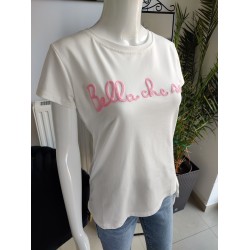 T-Shirt mit hellrosa Aufschrift „Bella…“ – ecru