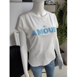 T-Shirt mit blauer AMOUR-Aufschrift – weiß