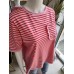 Gestreiftes T-Shirt mit Tasche - rosa