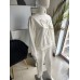 Butterweicher Trainingsanzug mit Blume - creme