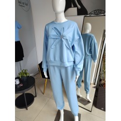 Butterweicher Trainingsanzug mit Blume - babyblau