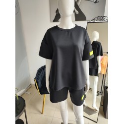 Butterweicher Sommer-Trainingsanzug-Set mit Neon-Patch – schwarz