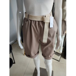 Baumwollshorts mit Gürtel - cappuccino