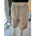 Baumwollshorts mit Gürtel - beige
