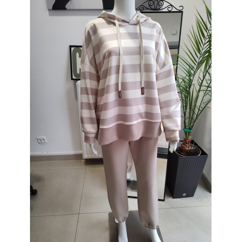 Oversized Trainingsanzug aus butterweichem Viskosestoff mit Kapuze – beige Streifen Oversized Trainingsanzug aus butterweichem Viskosestoff mit Kapuze – beige Streifen
