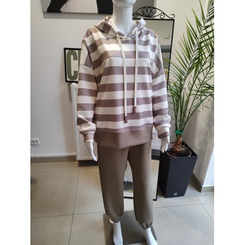 Oversized Trainingsanzug aus butterweichem Viskosestoff mit Kapuze – cappuccino Streifen