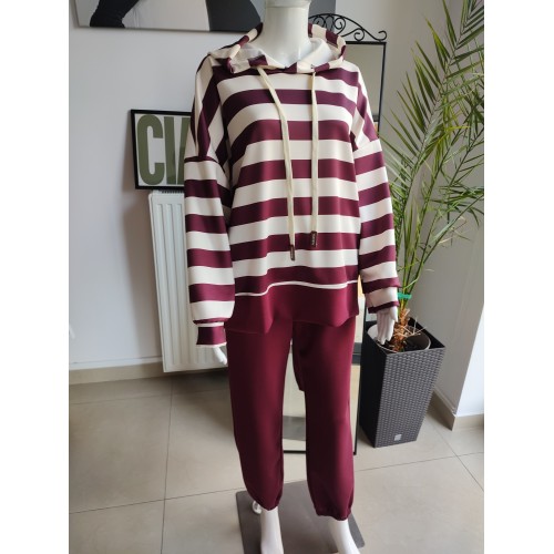 Oversized Trainingsanzug aus butterweichem Viskosestoff mit Kapuze – Kirsche Streifen Oversized Trainingsanzug aus butterweichem Viskosestoff mit Kapuze – Kirsche Streifen