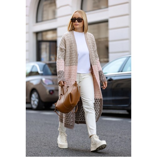 Lange, dreifarbige Strickjacke – Brauntöne mit Puder