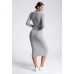Tailliertes Kleid mit Schlitz - grau
