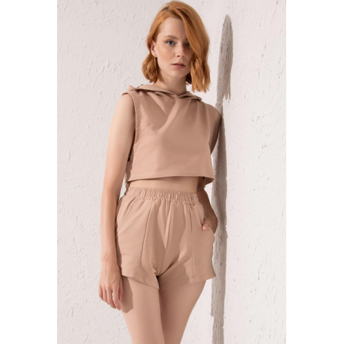 Cotton shorts with elastic band - beige