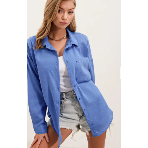 Oversize-Hemd mit einer Tasche – blau