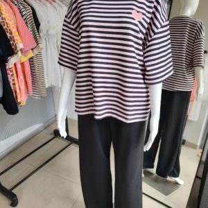 Masełkowy komplet dresowy z krótkim rękawem paski - czarny/puder One size