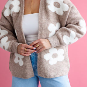 Krótki kardigan w kwiaty oversize - beż/ecru One size Sploty