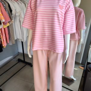 Masełkowy komplet dresowy z krótkim rękawem paski - baby róż/puder One size