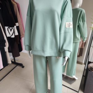 Masełkowy dres oversize z naszywką - miętowy One size