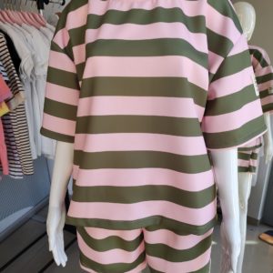 Masełkowy letni komplet dresowy pasy z naszywką - khaki/puder One size